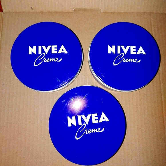 Nivea large tin cremes - Picture 1 of 4